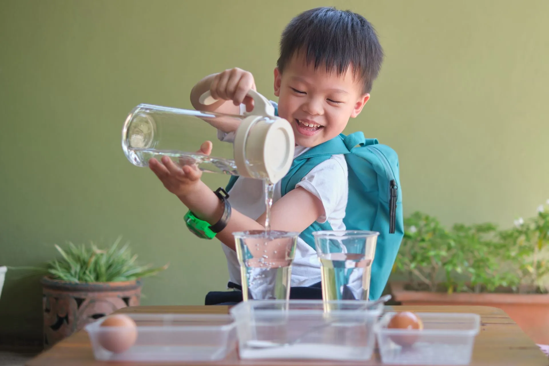 Uống nước buổi sáng để tăng tập trung học tập