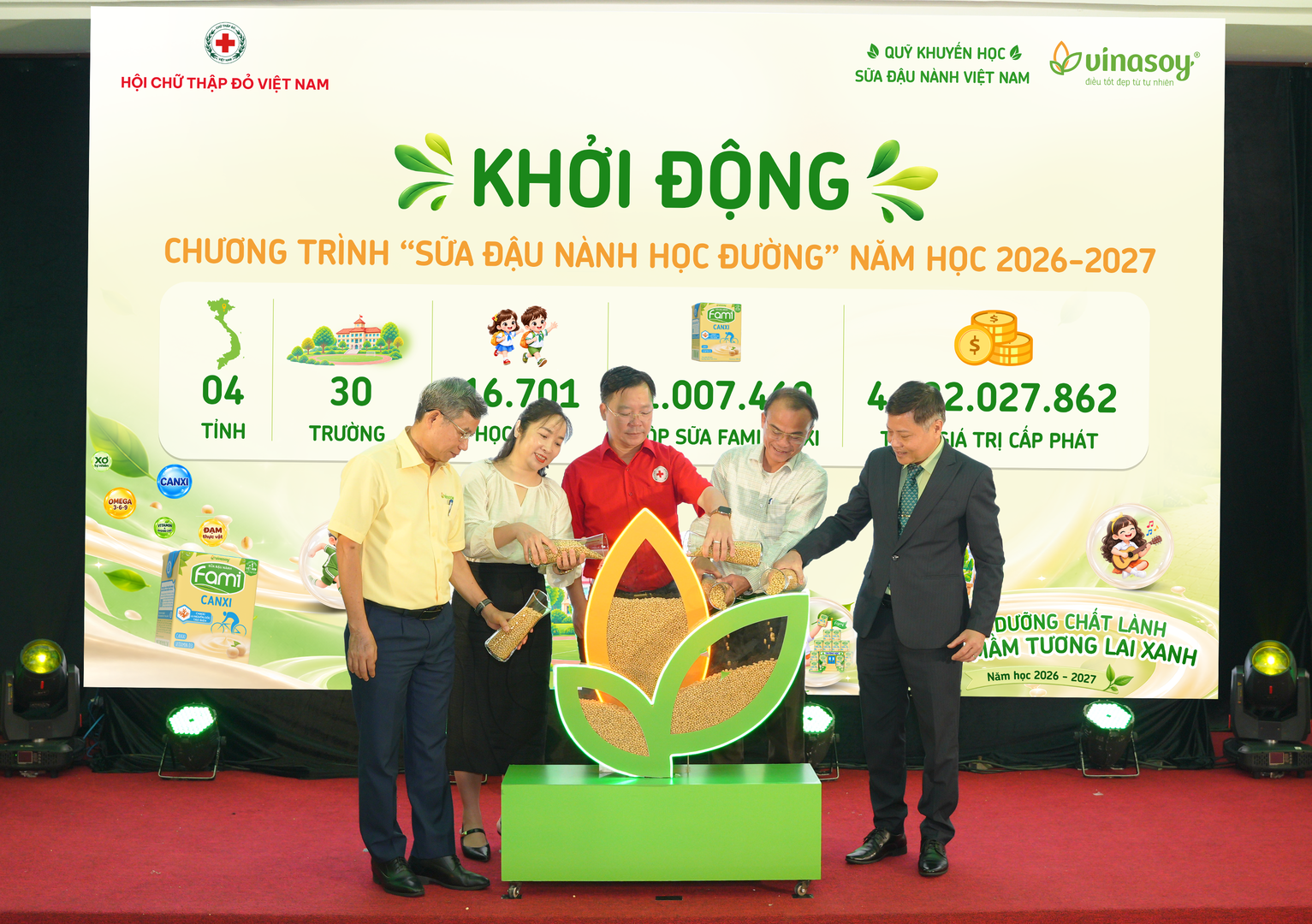 1 triệu hộp sữa đậu nành miễn phí và bài toán dinh dưỡng học đường