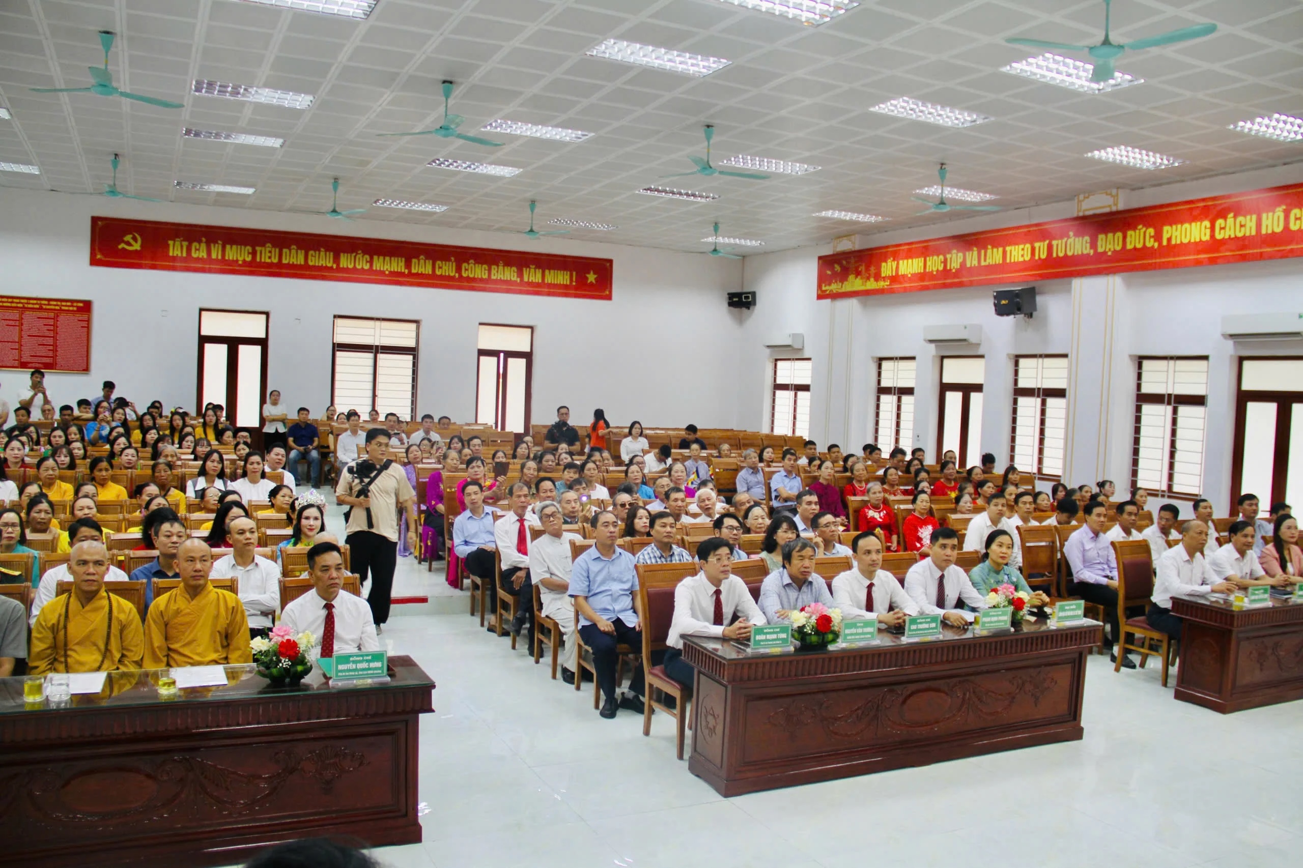 Bộ tranh khắc ma nhai 18 vị La Hán: Bảo vật quốc gia và lời nhắc về trách nhiệm với di sản Phật giáo