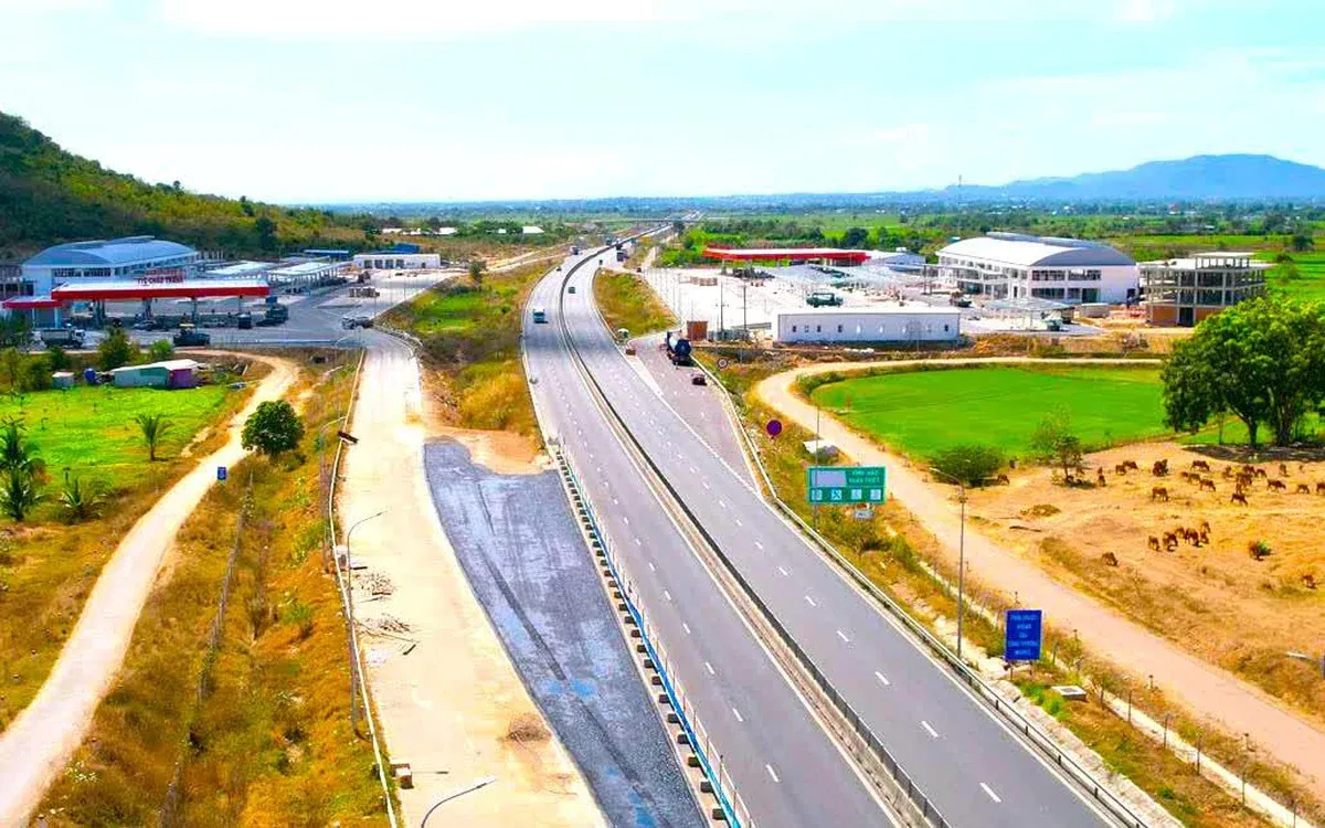 Toàn bộ trạm dừng nghỉ cao tốc Bắc-Nam phải về đích: áp lực thời gian và nút thắt đất sạch