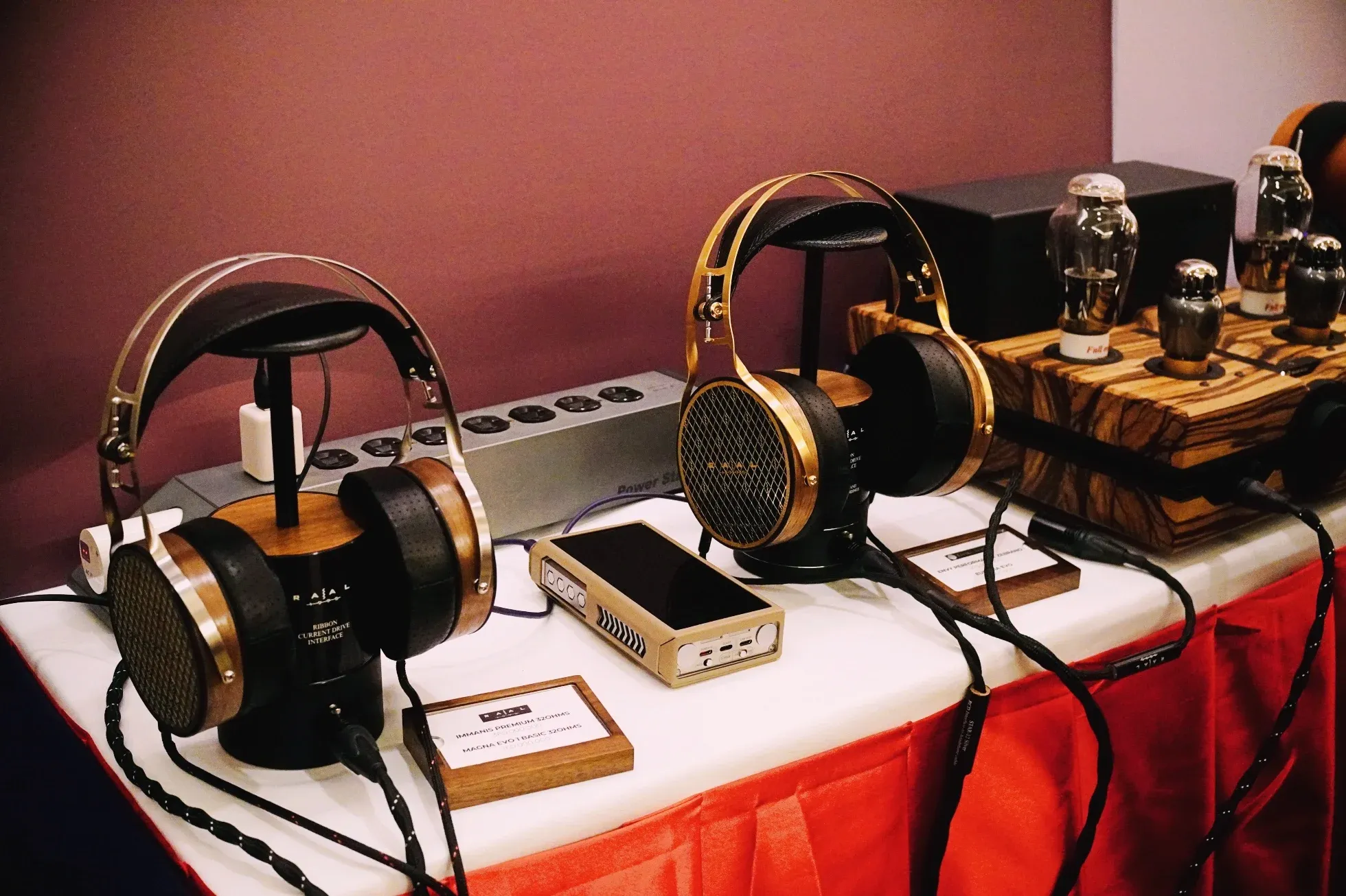 Feliks Audio Envy Zebrano và đối thủ Anh: ampli tai nghe 300B nào cho endgame?