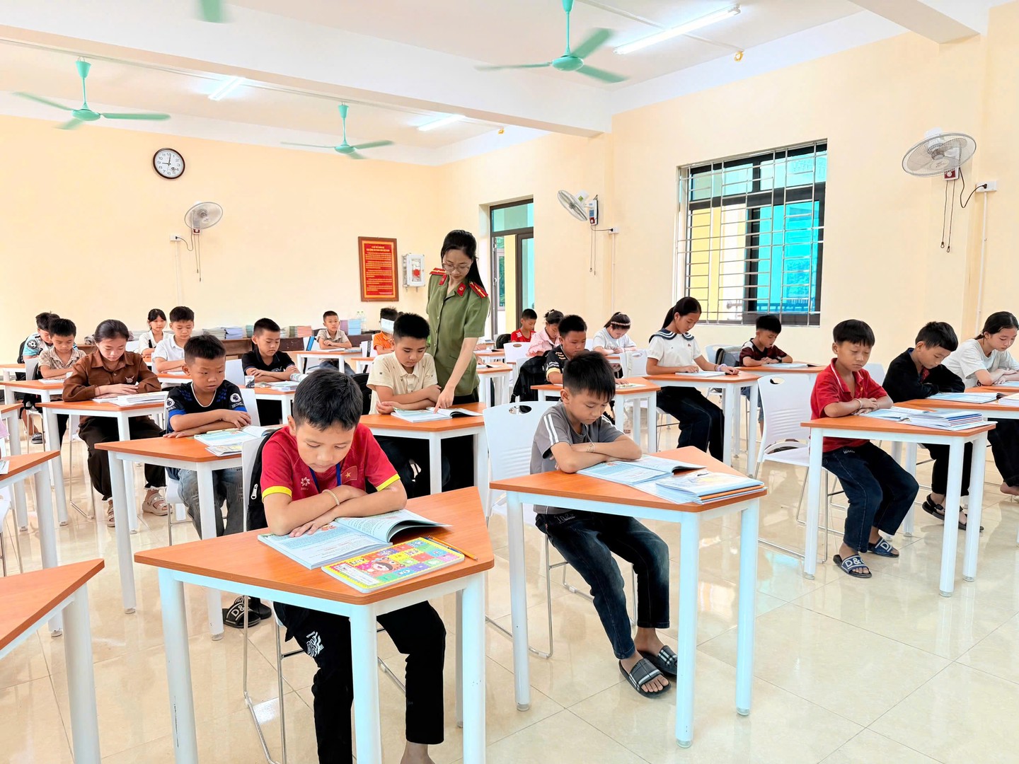 Trường Văn hóa Công an II thắp sáng ước mơ học sinh yếu thế
