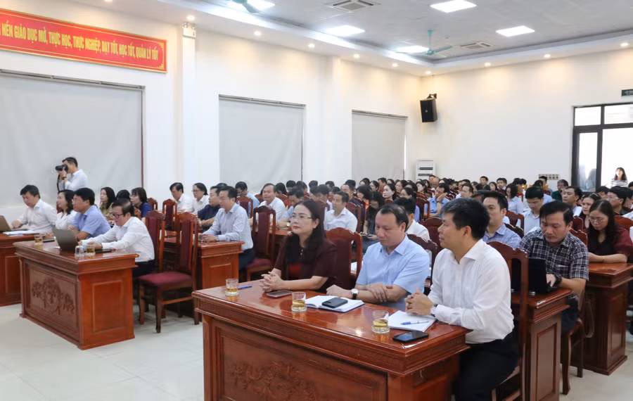 Tiếng Anh trở thành ngôn ngữ thứ hai ở trường: Phụ huynh cần chuẩn bị gì?