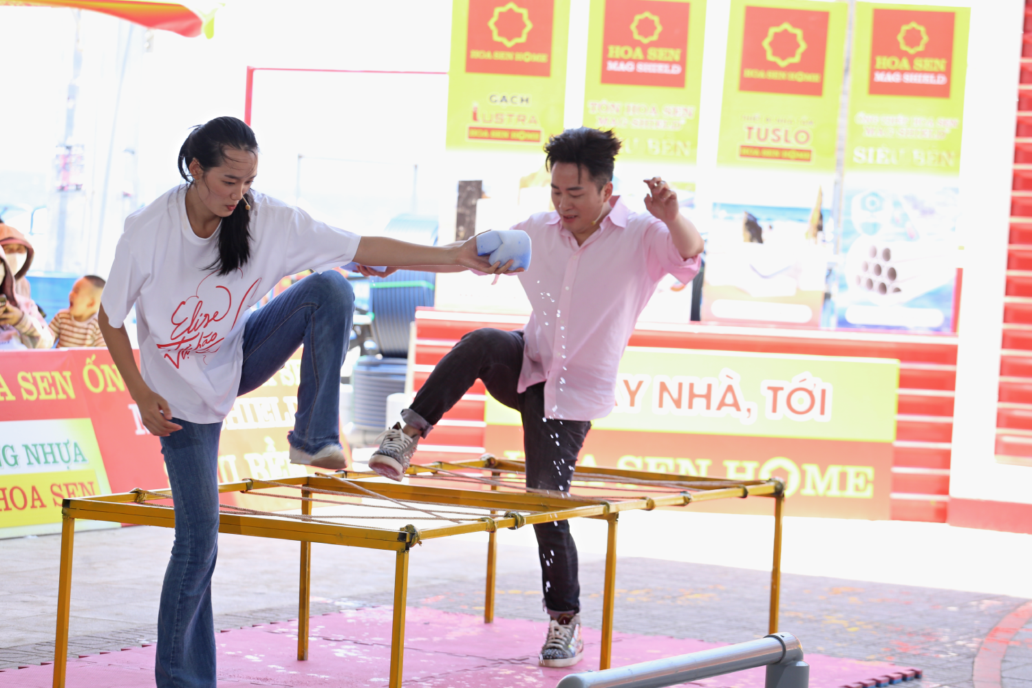 Đàm Vĩnh Hưng, Đức Tuấn, Uyên Linh hát vì trẻ mồ côi