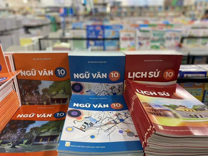 Thiếu 3,9 triệu sách giáo khoa: Lỗi hệ thống và bài toán cho phụ huynh