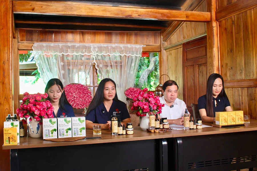 Làng nghề mộc bước vào kỷ nguyên thương mại số
