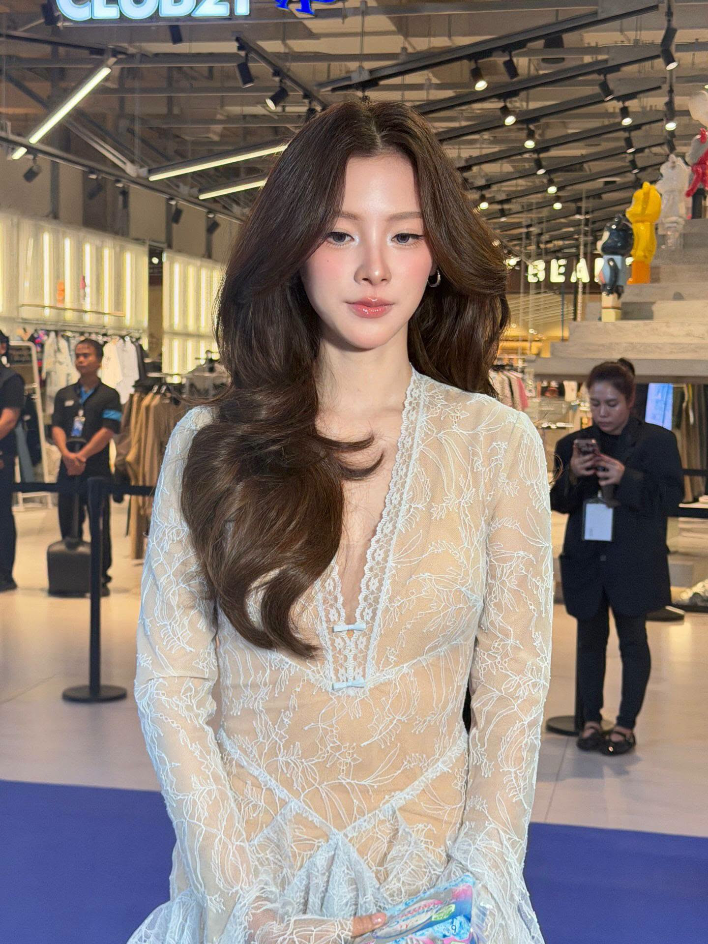 4 công thức mặc đẹp casual từ Baifern Pimchanok