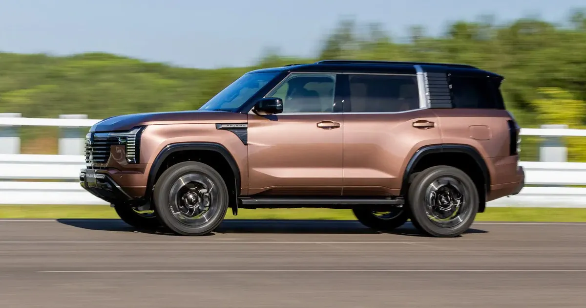 Mitsubishi Pajero thế hệ mới: bớt “réo”, thêm an toàn