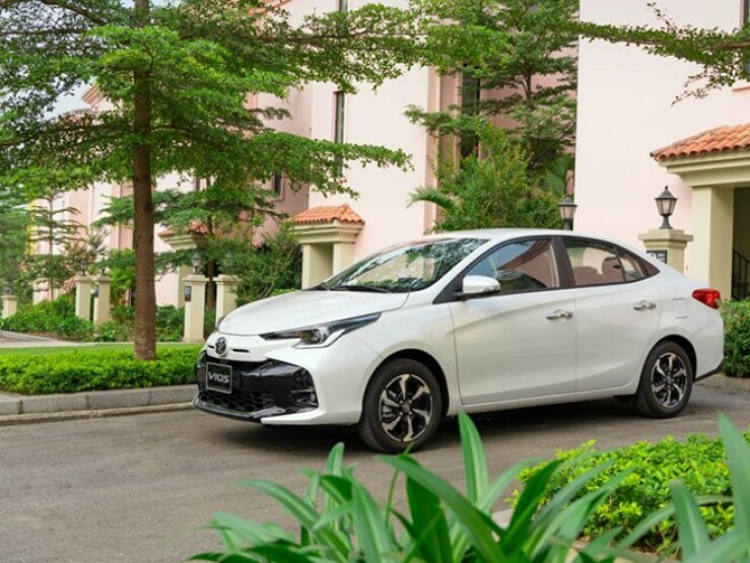Toyota Vios giành lại ngôi vương sedan hạng B: Lý do nào thuyết phục người mua?