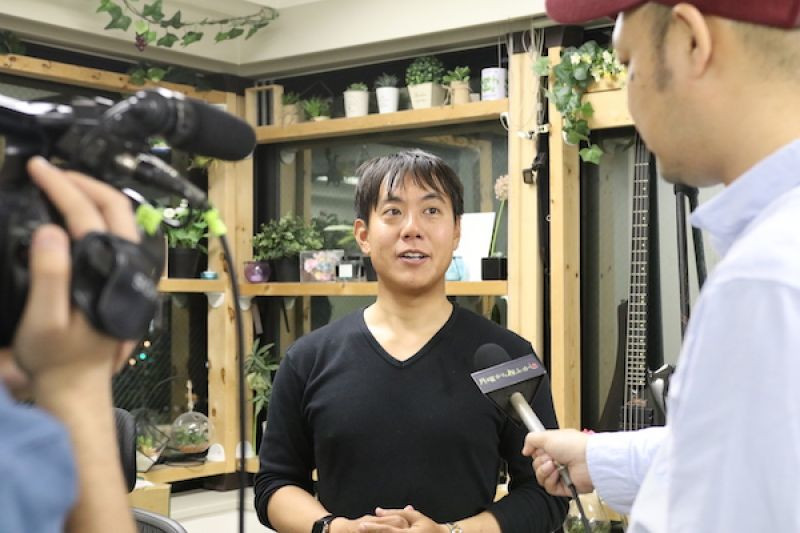 Livestream 24/7 phơi bày ảo tưởng ngủ 30 phút mỗi ngày