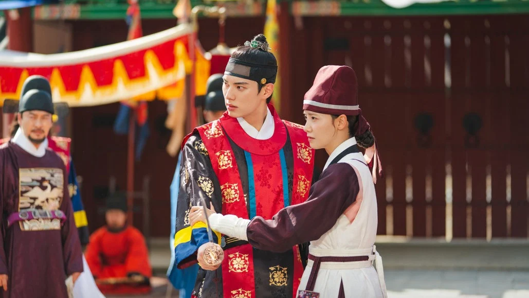 Những Vũ Trụ K-Drama Được Chia Sẻ Và Sức Hút Của Các Crossover