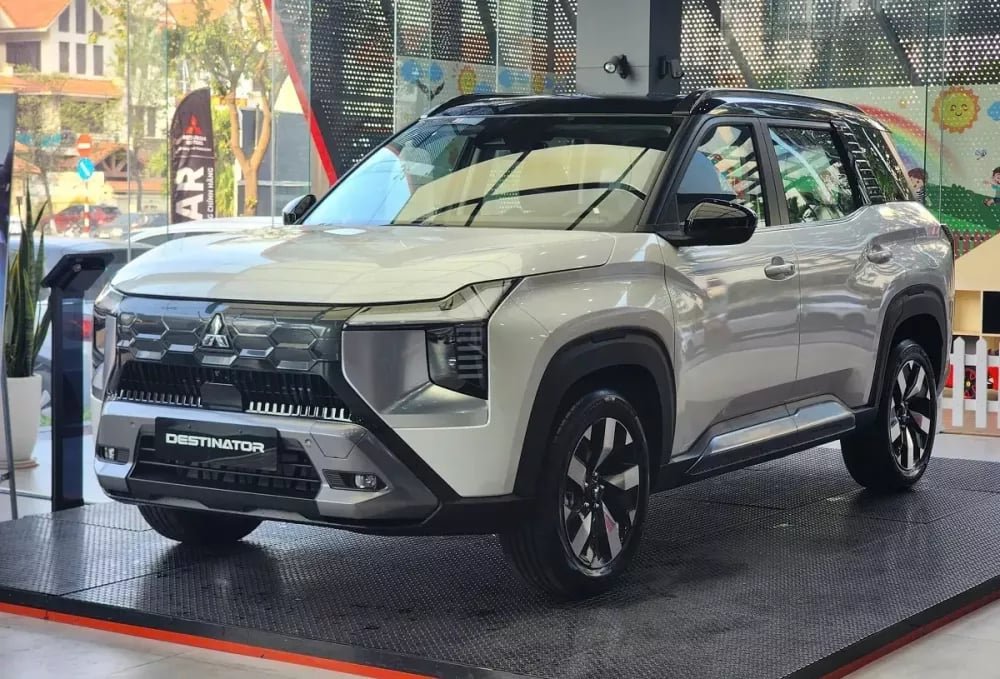 Mitsubishi giảm giá mạnh tháng 9: Xpander từ 503 triệu, Destinator rẻ như Creta