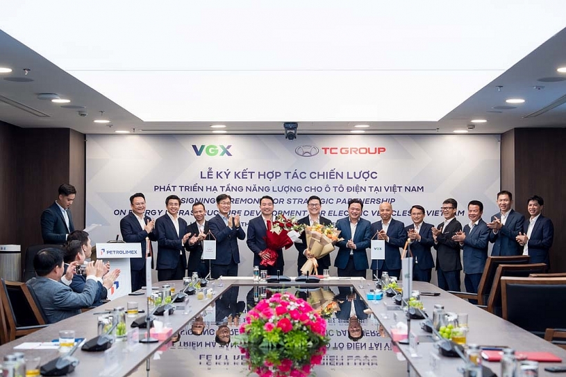 Thành Công và VGX bắt tay: cú hích lớn cho trạm sạc xe điện