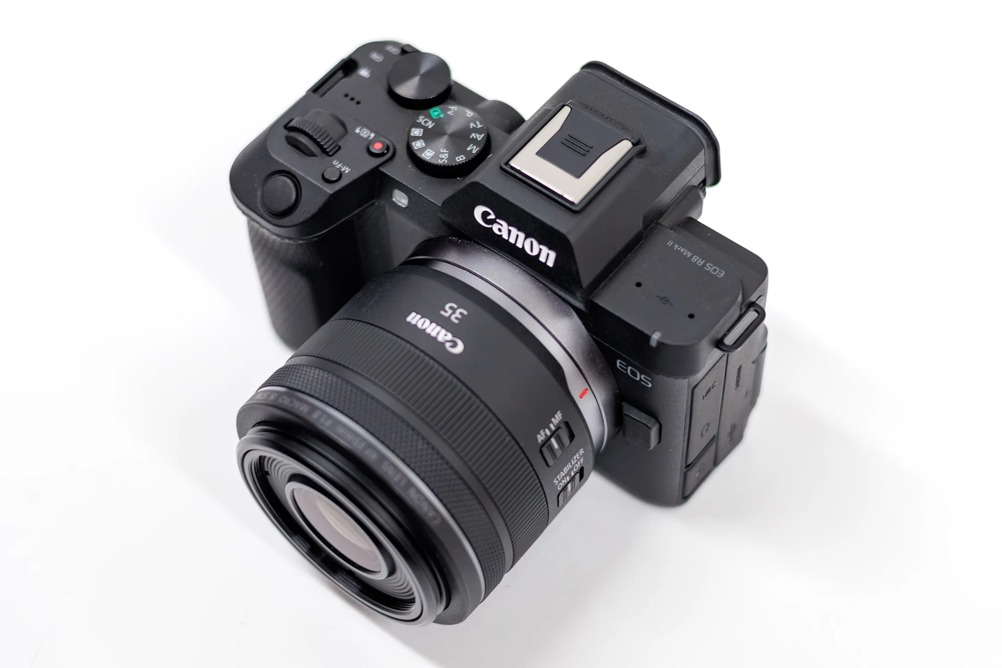 Canon EOS R8 Mark II: IBIS 5 trục và 40 fps đổi cuộc chơi entry-level