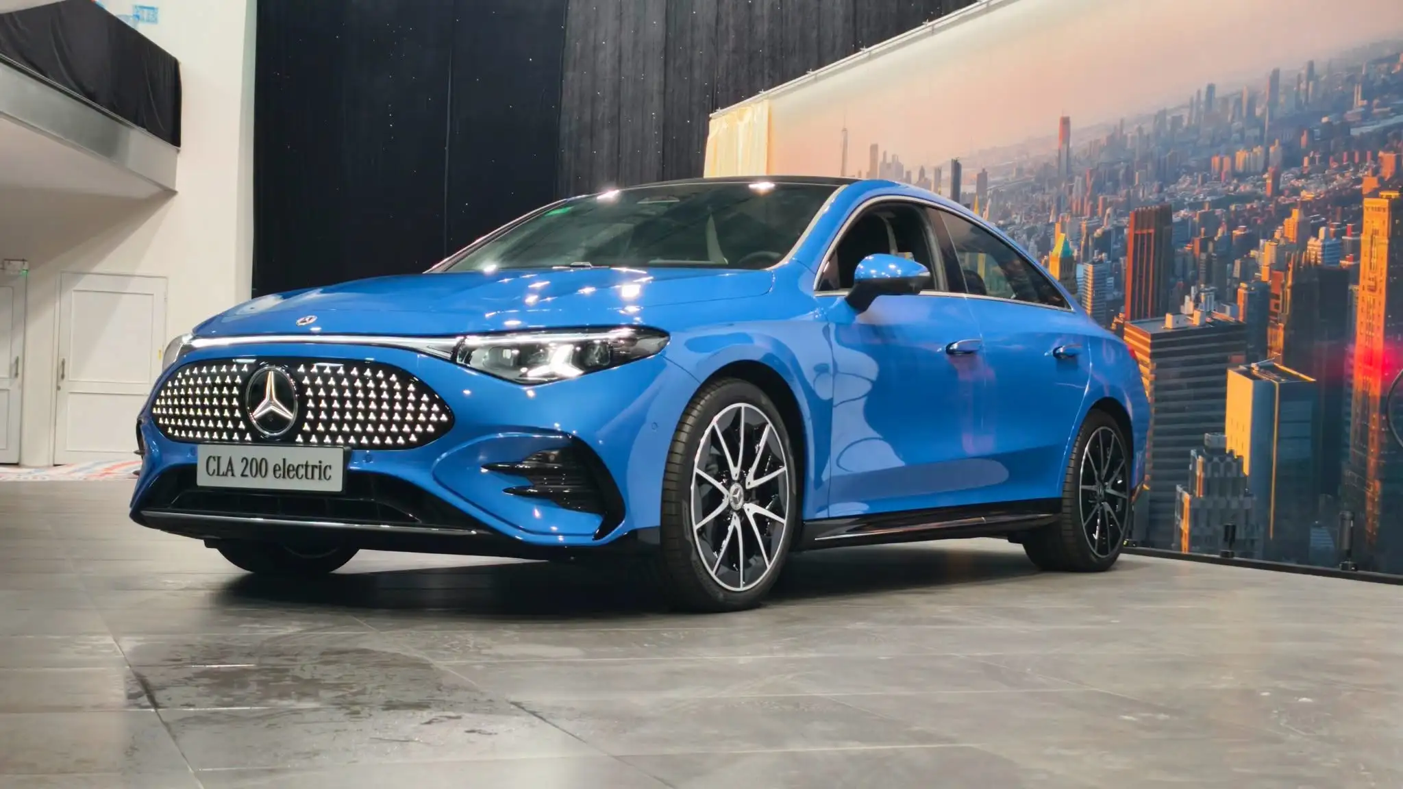 Mercedes CLA 200 Electric: tân binh xe sang điện dưới 1,7 tỷ thách thức Tesla Model Y