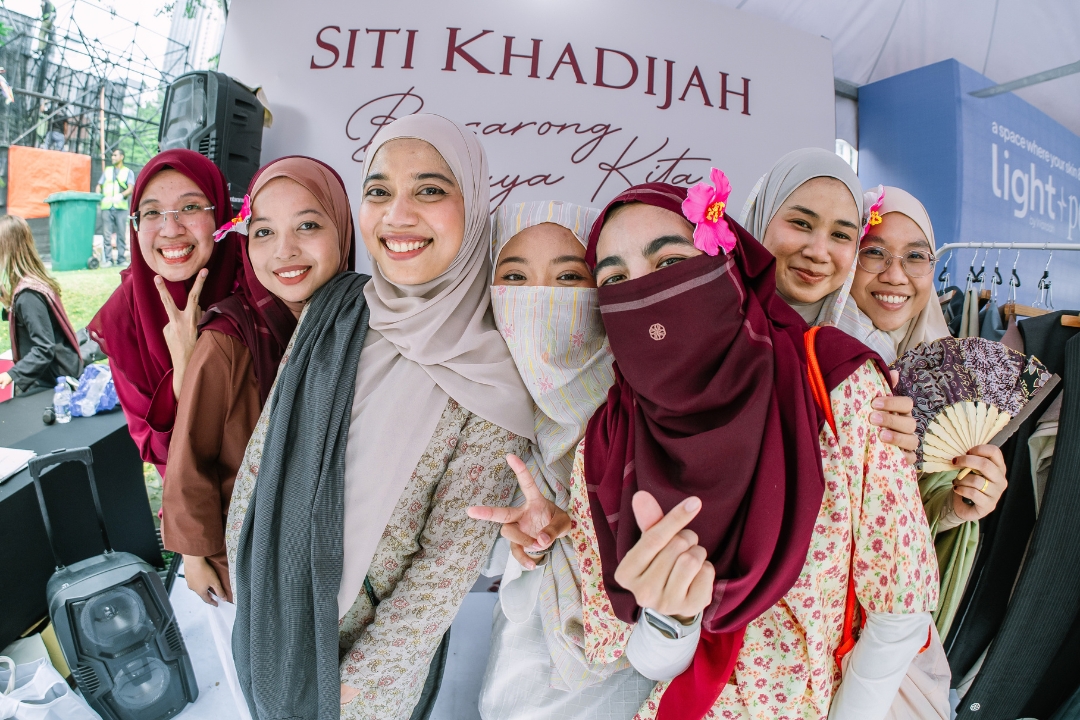 Sarong: Dari Kain Rumah Ke Pentas Gaya Kontemporari