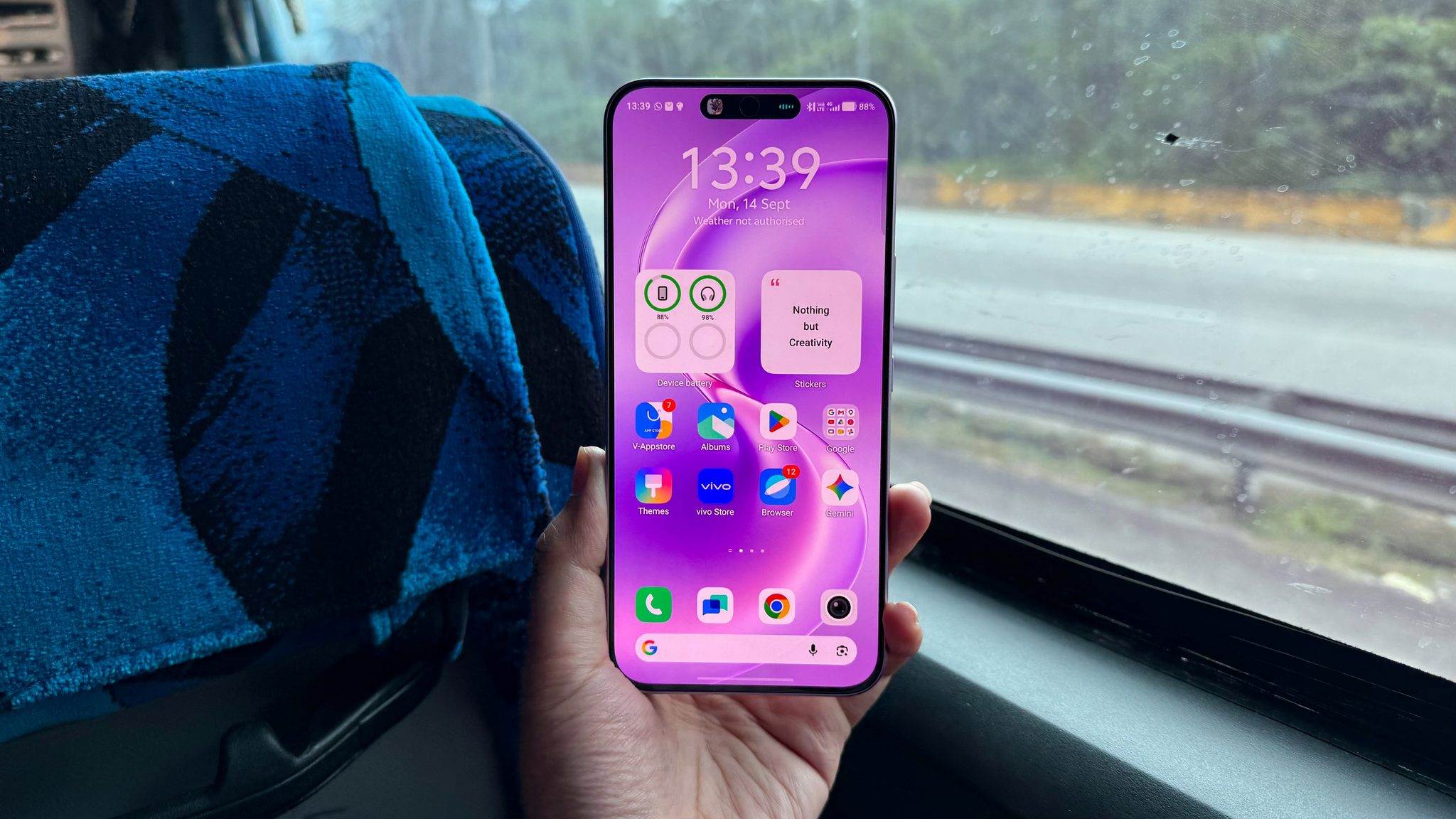 Vivo V80 Lite vs V80: Bateri 10,000mAh Betul-Betul Lebih Tahan?