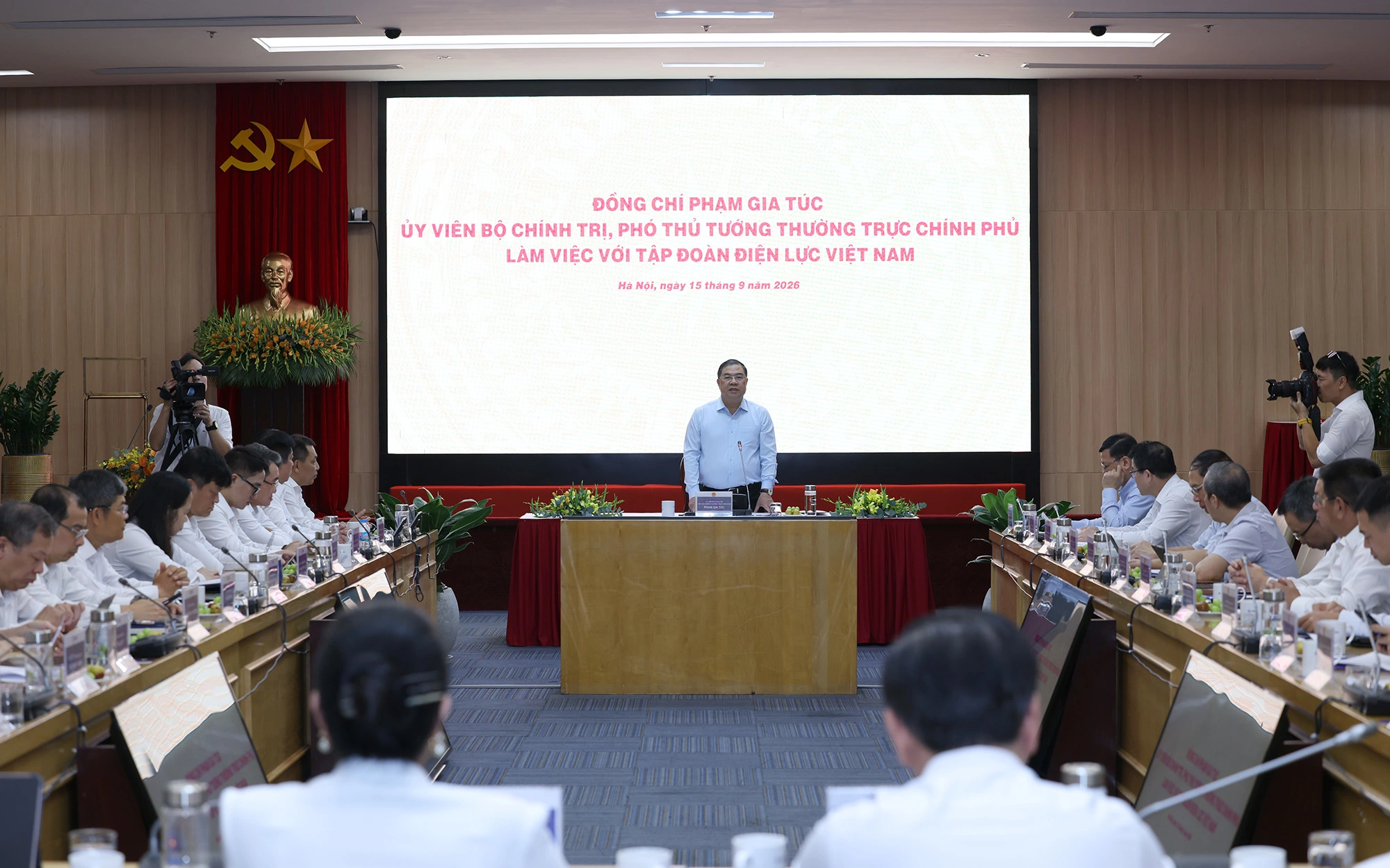Từ lỗ lũy kế đến lợi nhuận kỷ lục: EVN trở lại vai trò nòng cốt an ninh năng lượng