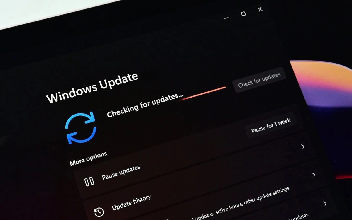 Vòng lặp bản vá vô tận của Windows 11 và niềm tin người dùng