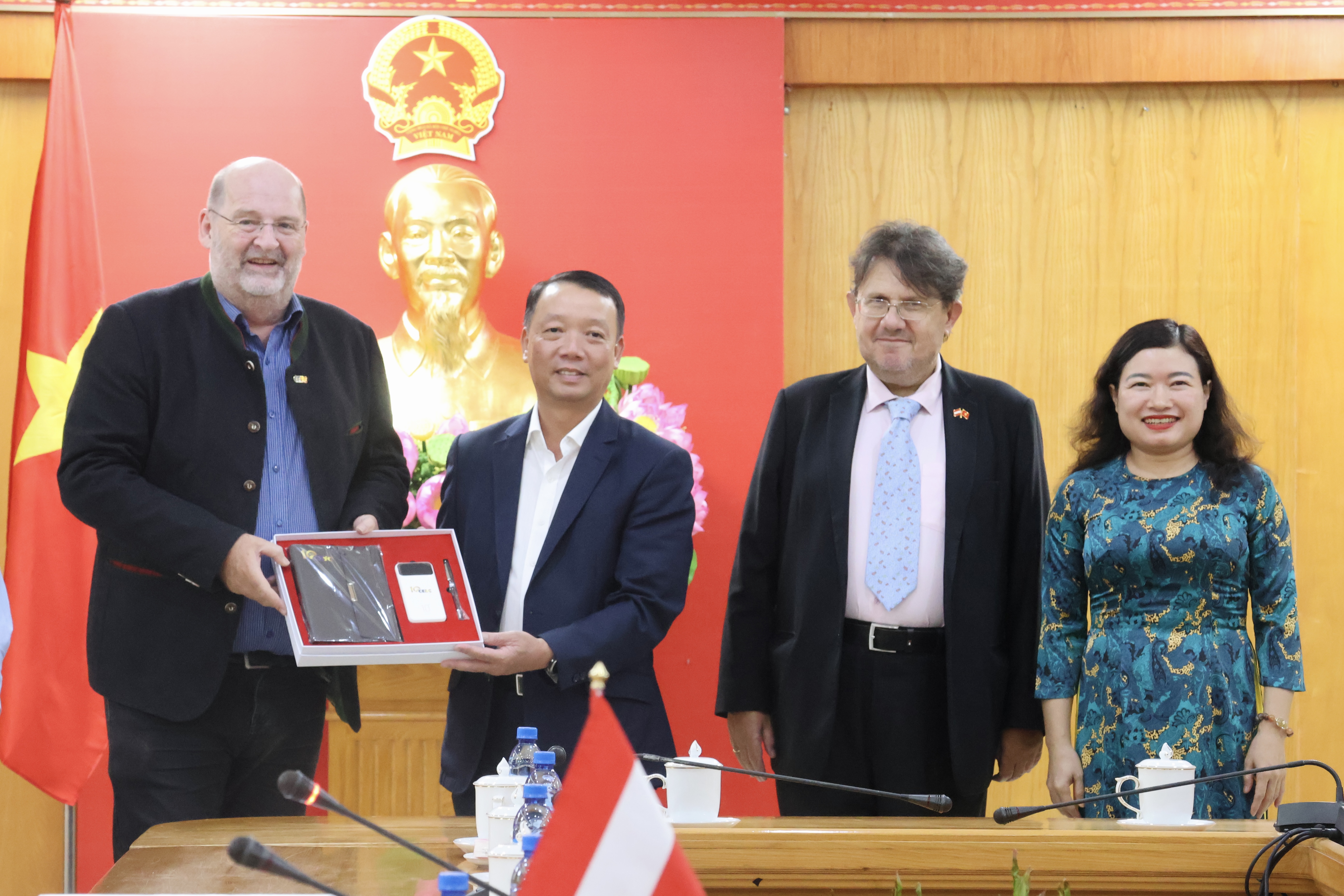 Hà Tĩnh đặt cược vào FDI công nghệ cao: Cơ hội và thách thức