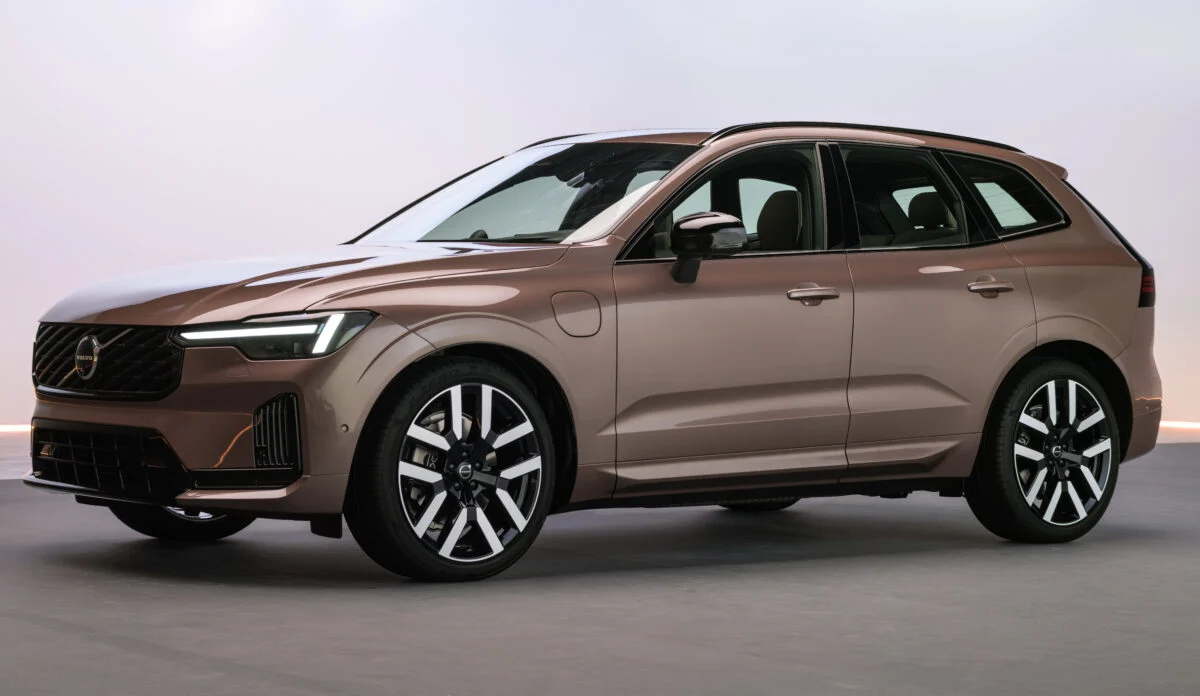 Volvo EX30 vs XC60 Facelift: SUV Elektrik & PHEV Mana Lebih Masuk Akal?