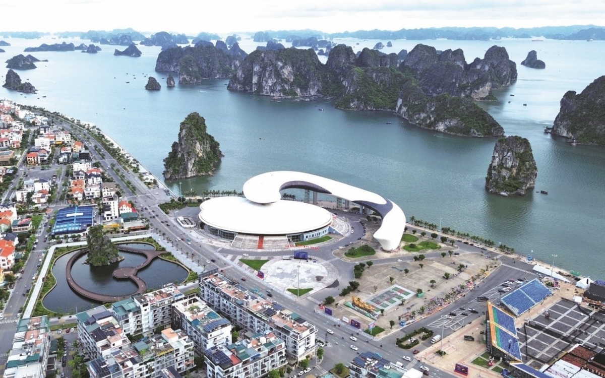 Quảng Ninh thành phố trực thuộc: Cơ hội lớn, sức ép lớn