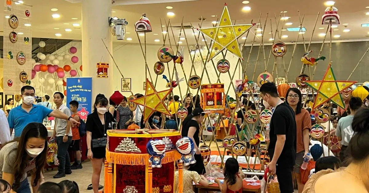 Lễ hội Trung thu: Hướng dẫn cha mẹ dẫn con đi làm thủ công tại Hà Nội