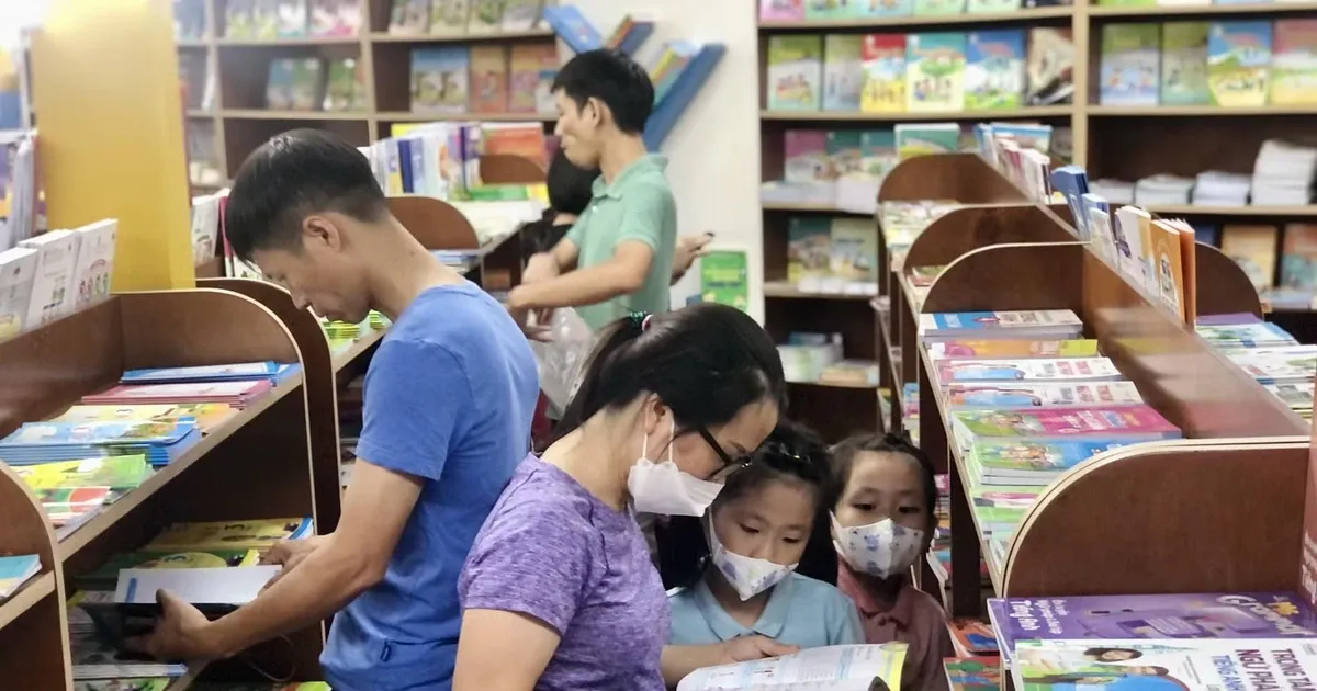 Thiếu gần 4 triệu sách giáo khoa: Lỗi hệ thống và lối ra