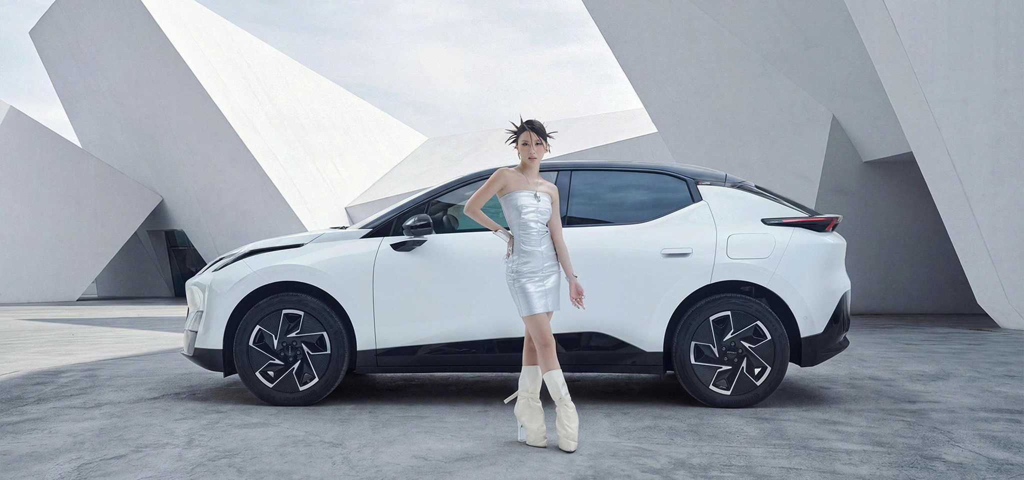 Lynk & Co 02 ưu đãi sạc và bảo dưỡng 6 năm: Có đáng xuống tiền?