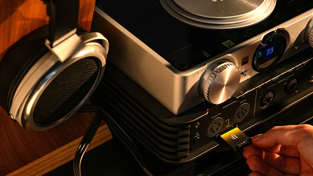 iFi iCAN PHANTOM 1.5 vs Feliks Audio Envy: chọn ampli tai nghe flagship nào?
