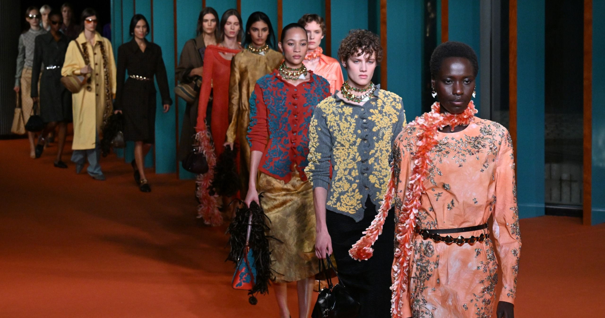 Ralph Lauren, Tory Burch và Michael Kors định hình phong cách Xuân: Từ tối giản đến thể thao hiện đại