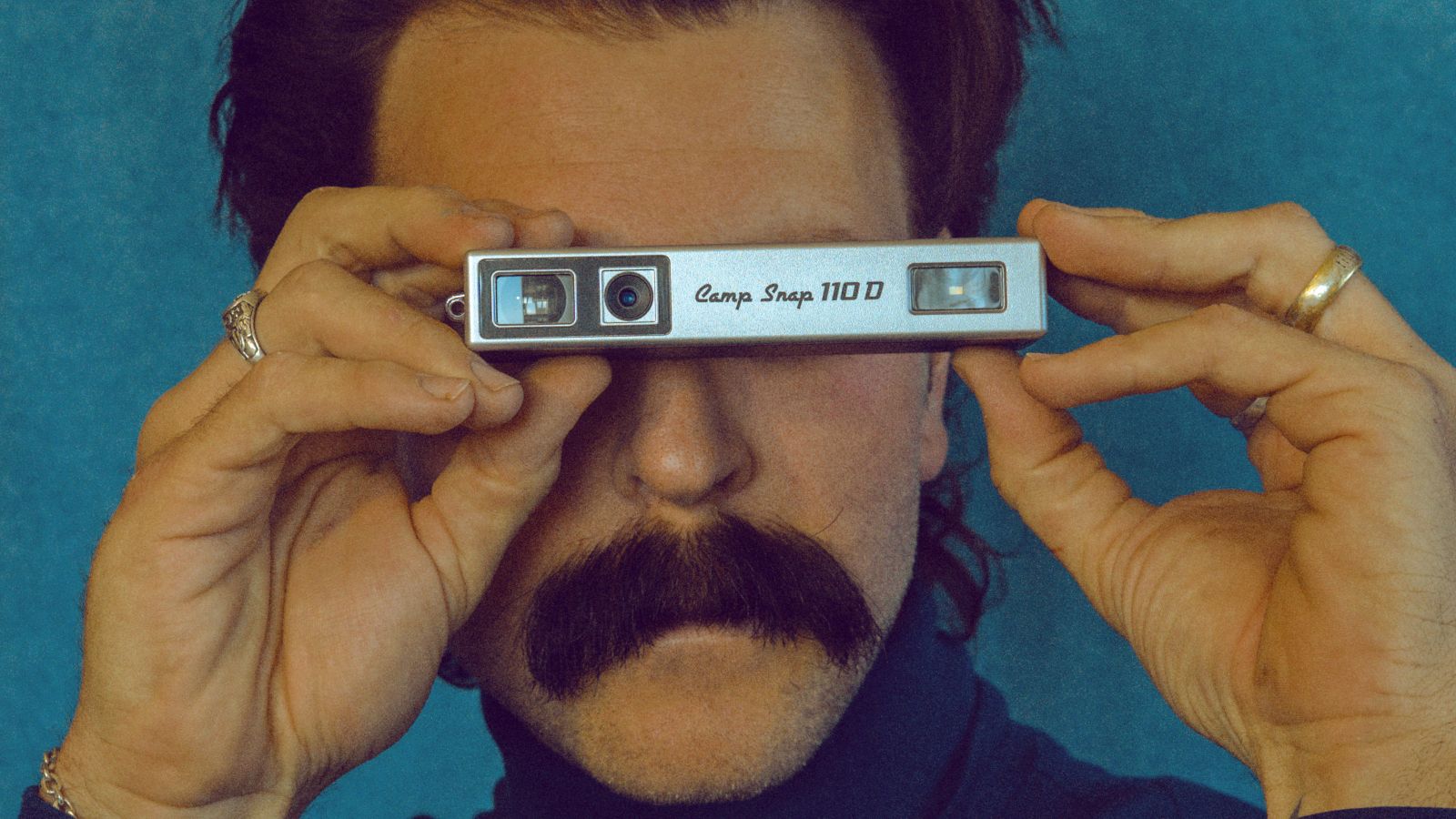 Máy ảnh kỹ thuật số retro: Camp Snap 110D và Yashica Y16 chinh phục Gen Z
