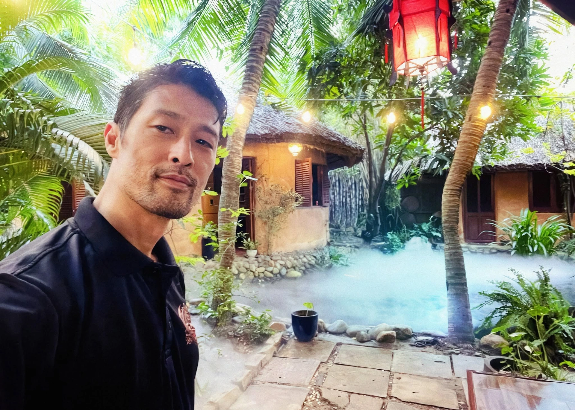 Khám phá nhà vườn 1.800m² xanh mát của Johnny Trí Nguyễn
