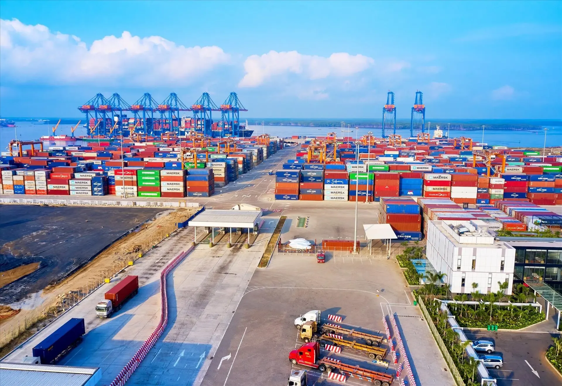 Việt Nam dẫn đầu tăng trưởng Đông Nam Á: Động lực và thế lợi dài hạn