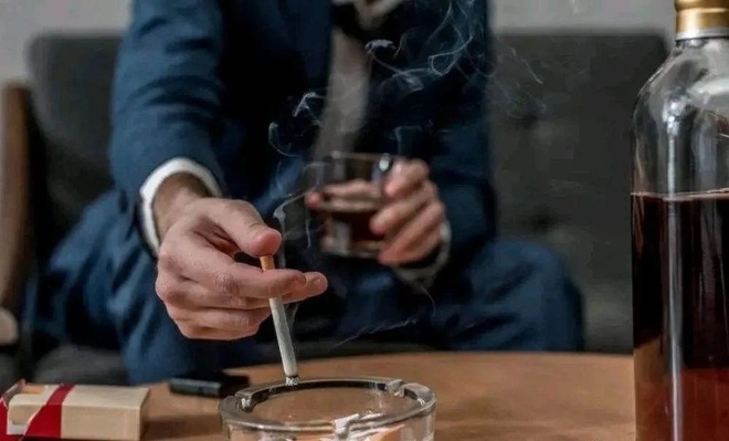 Ung thư thực quản sau 30 năm hút thuốc, nhai trầu, uống bia: Cái giá tích lũy