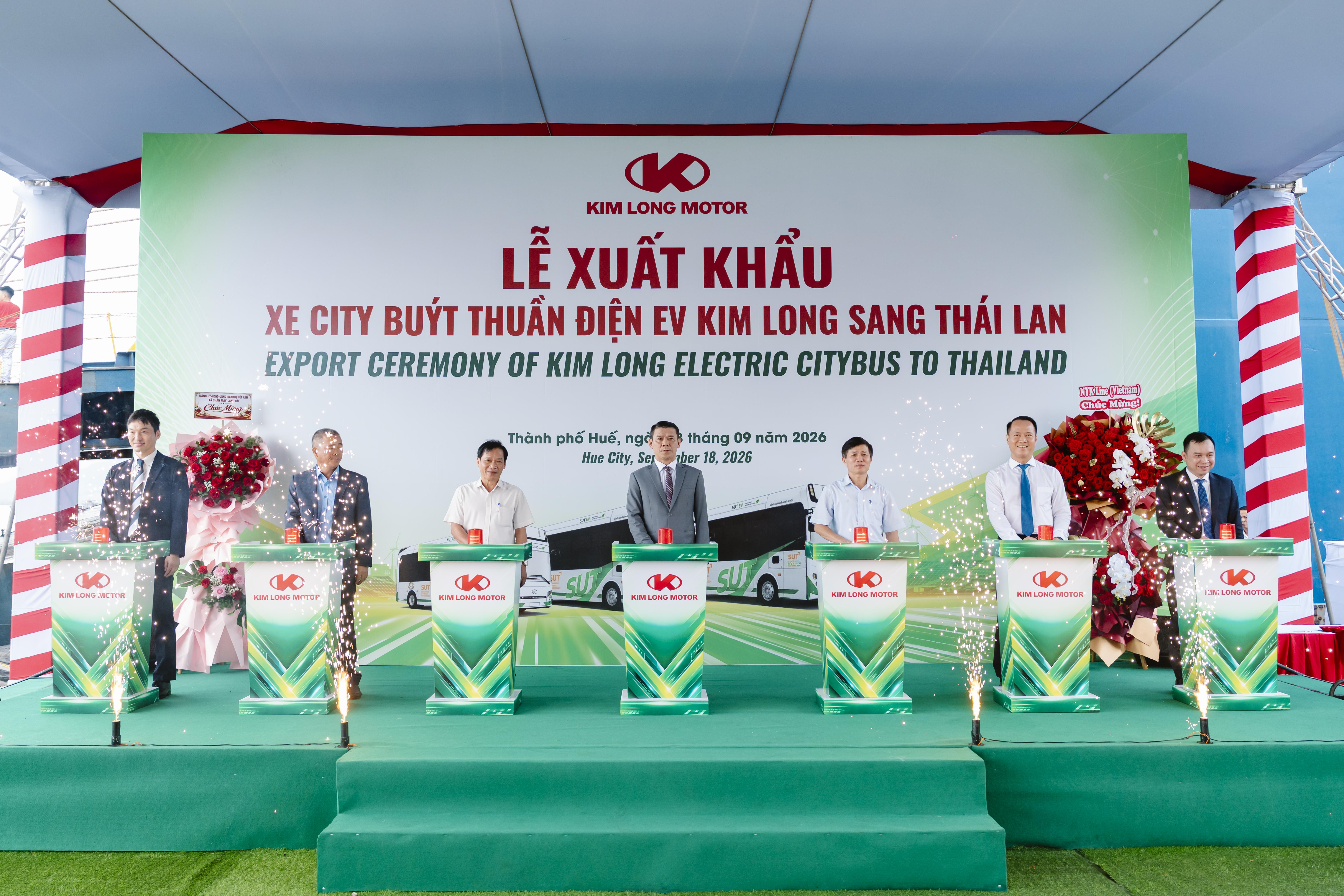 Xe buýt Việt Nam cập bến Thái Lan: Bước ngoặt xuất khẩu ô tô
