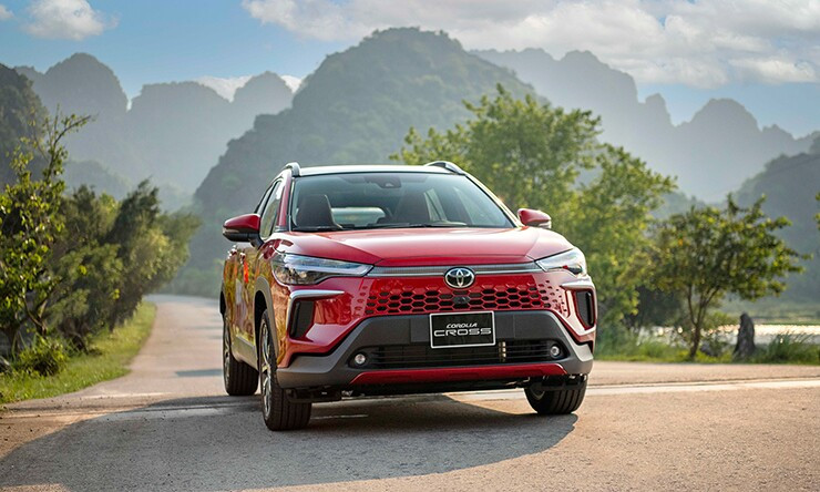 Toyota Corolla Cross: Hướng dẫn chọn bản 1.8V hay 1.8HEV