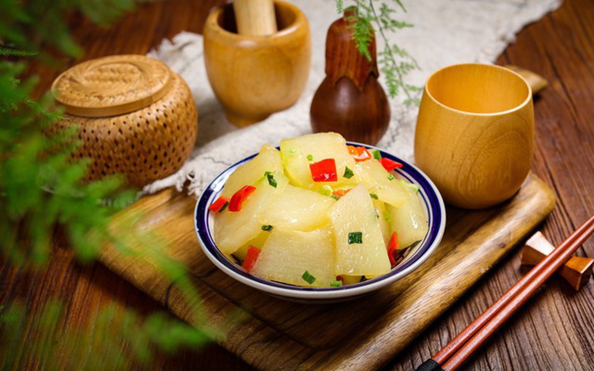 Mè đen, óc chó, hạt dẻ, long nhãn: chọn sao để ngủ ngon và tóc khỏe mùa thu