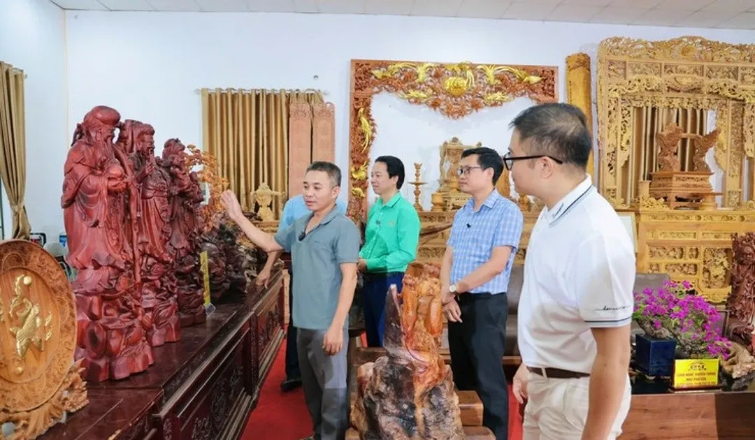 Làng nghề mộc bước vào kỷ nguyên thương mại số