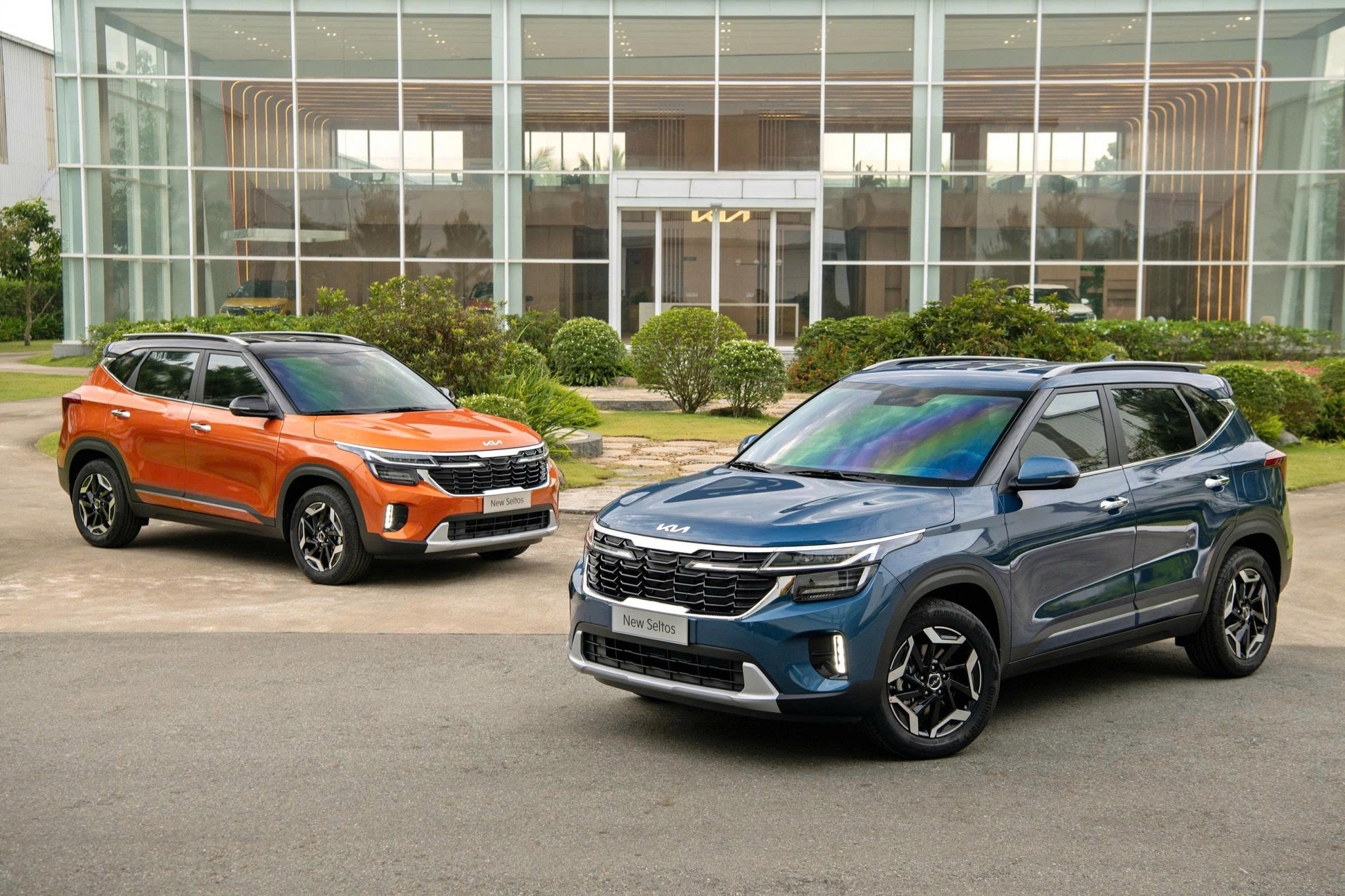 Kia giảm giá sâu: tái định vị Seltos, Carens và cuộc chơi mới với sedan hạng B