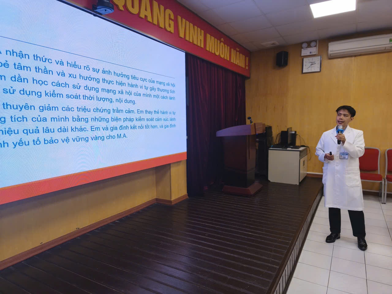 Mạng xã hội và hành vi tự gây thương tích ở thanh thiếu niên