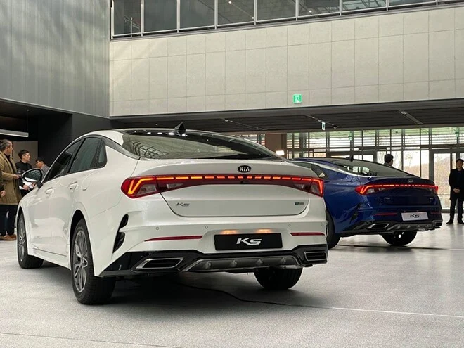 KIA K5: 3 phiên bản, nên chọn bản nào thay vì Toyota Camry?