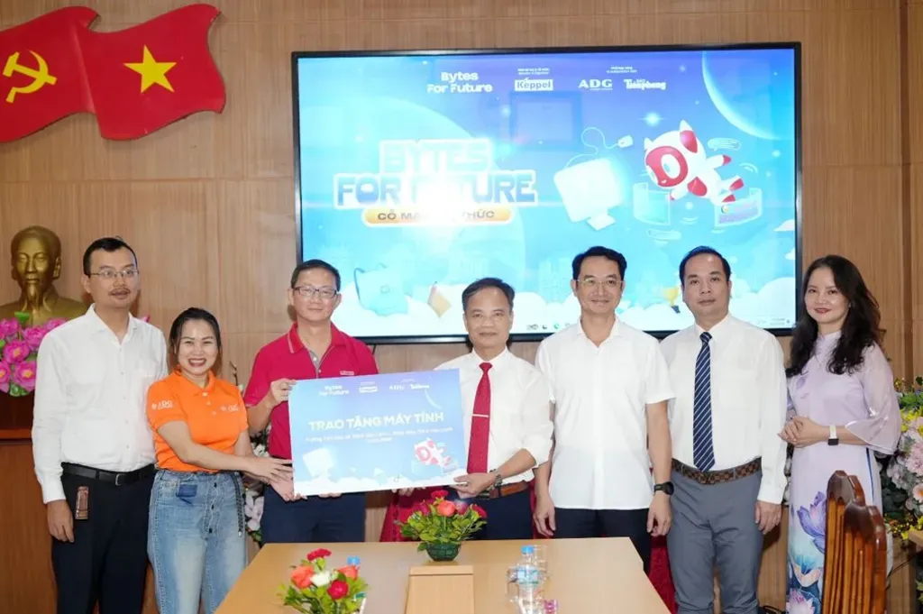 Hơn 2.300 học sinh Hà Nội được trang bị 55 máy tính mới: Bước ngoặt trong tiếp cận giáo dục số