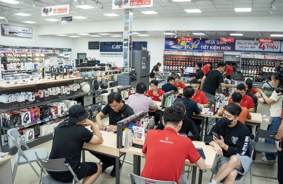 iPhone 18 Pro Max cháy hàng: cơn sốt tiêu dùng và bài toán nguồn cung