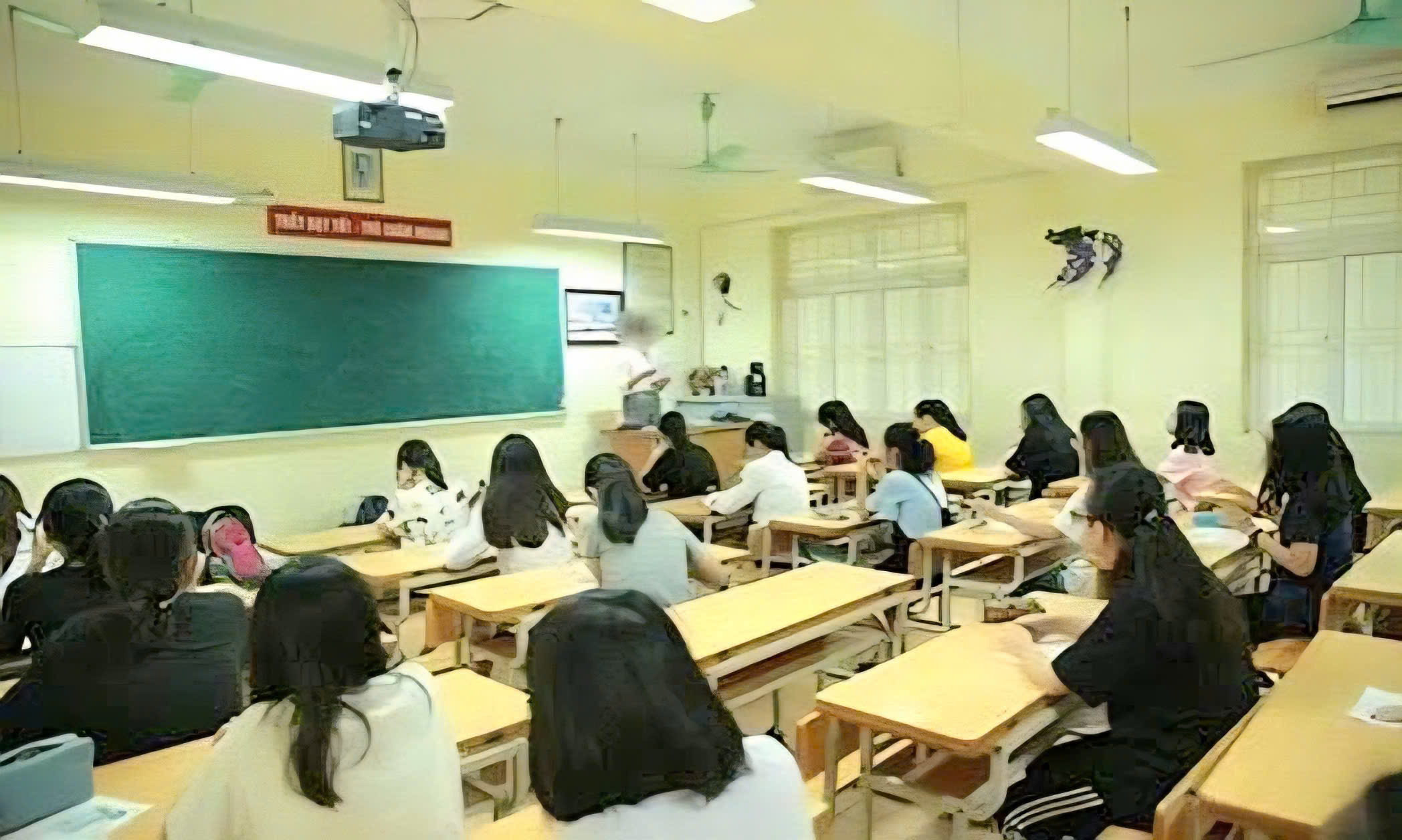 Phụ huynh cần biết gì về kiểm tra và xử lý phí dạy thêm
