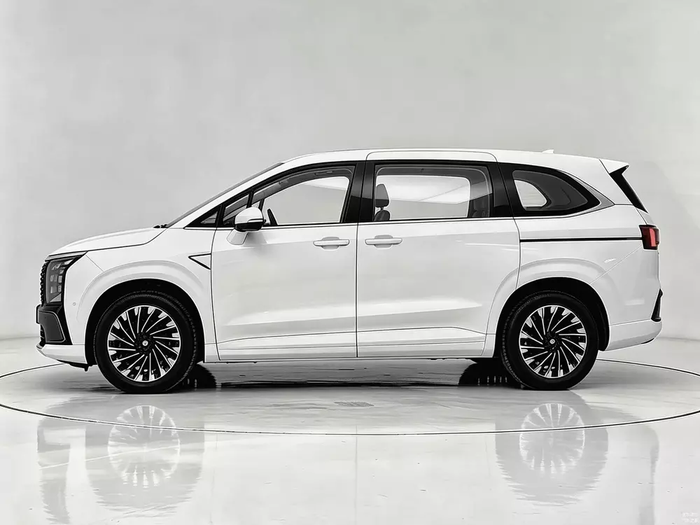 Hyundai Custin nâng cấp giữa vòng đời: khác biệt đủ lớn để chờ đợi?