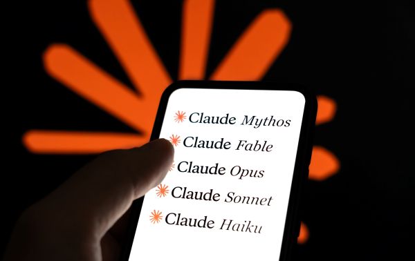 Claude bị dùng để tấn công OpenAI: báo động lỗ hổng bảo mật AI