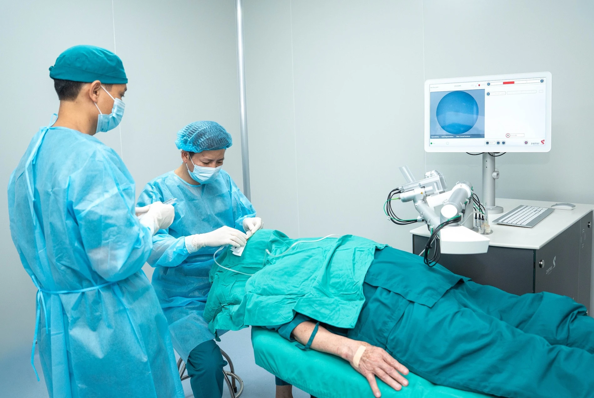 Tật khúc xạ ở trẻ em tăng nhanh: Cảnh báo và khoảng trống phòng ngừa