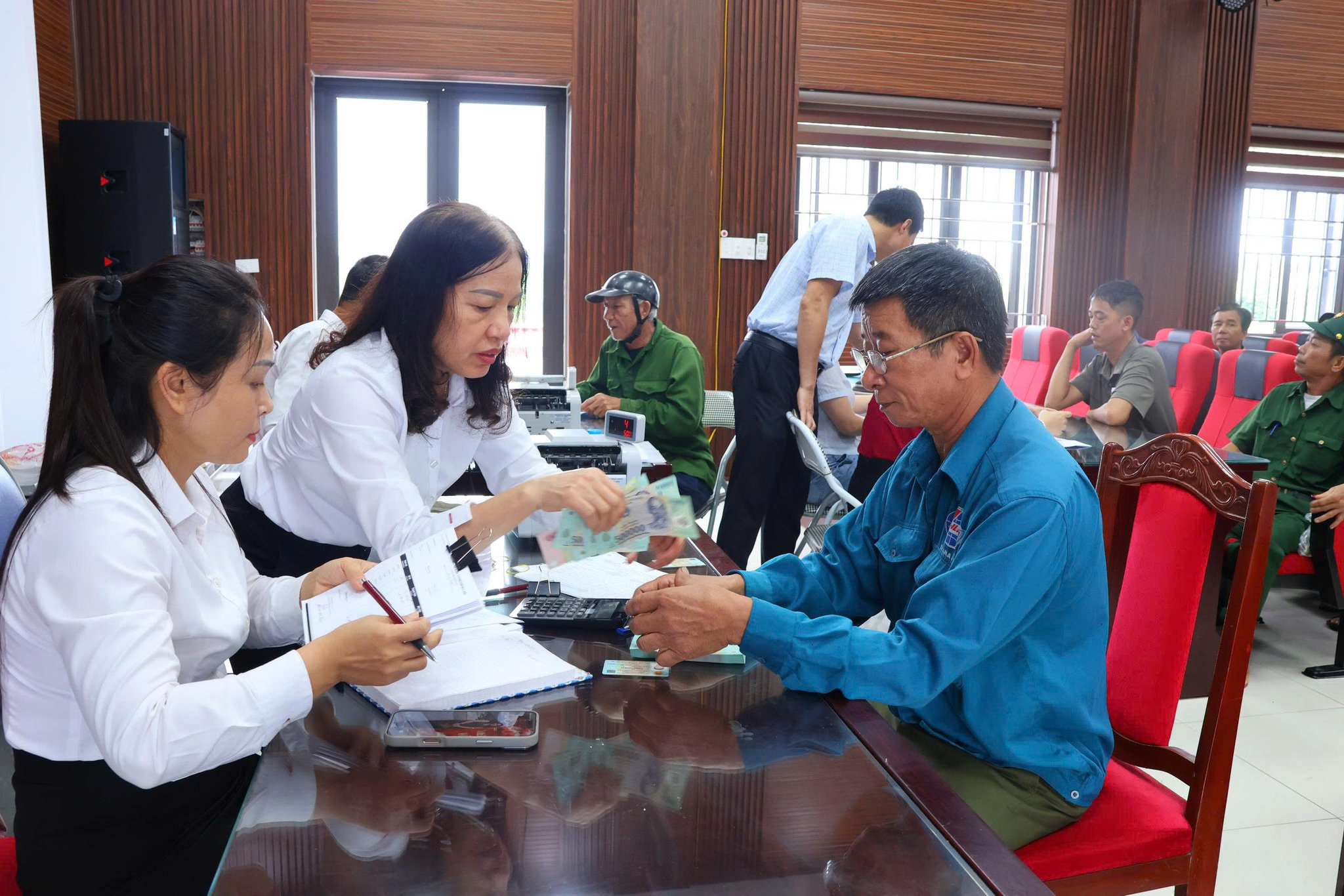 Bồi thường và tái định cư dự án đường sắt: Bài học từ các tuyến lớn