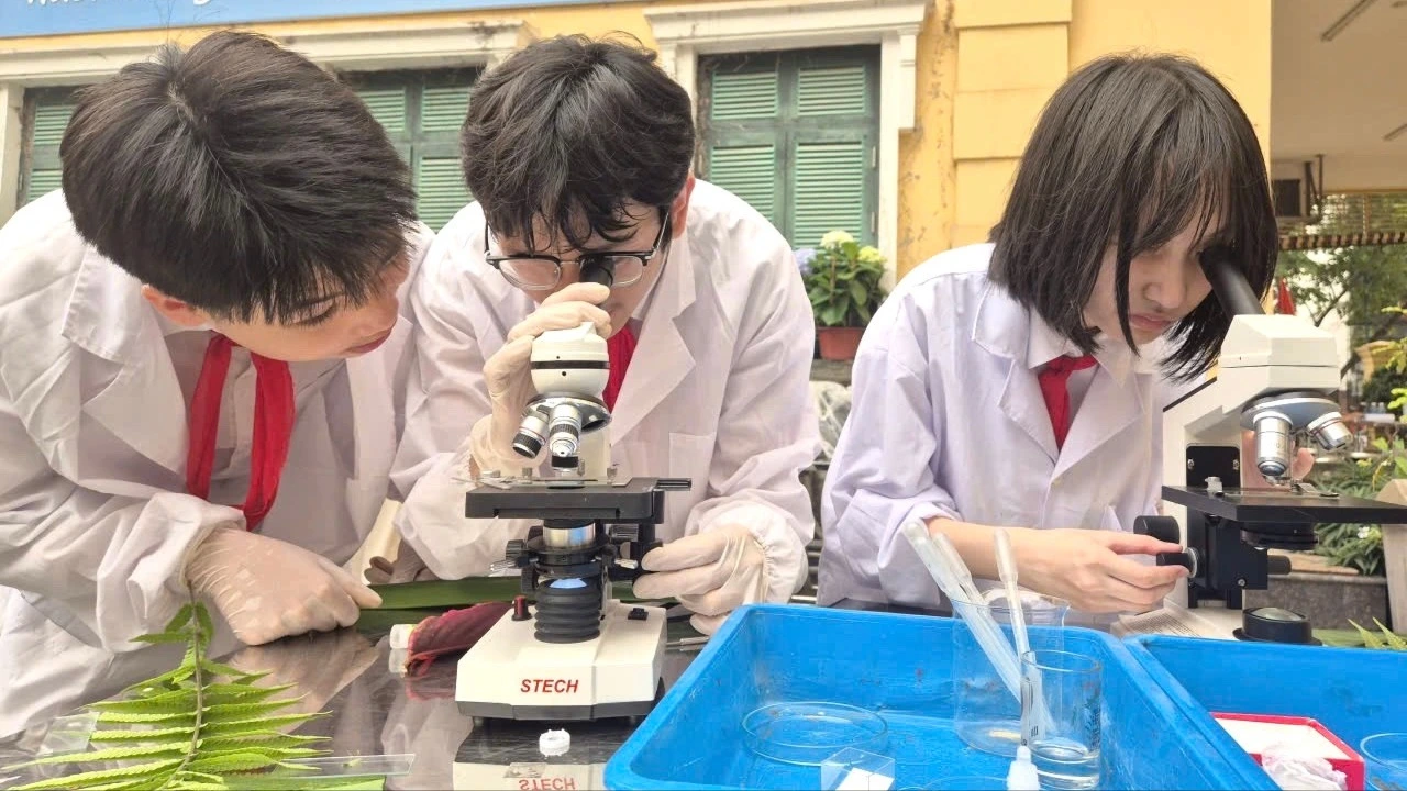 Hà Nội đưa trí tuệ nhân tạo vào lớp học: Cơ hội và thách thức